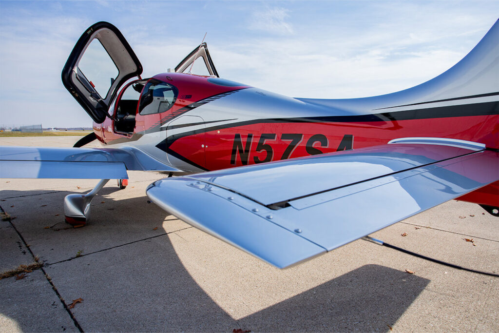 Cirrus SR22 GTS