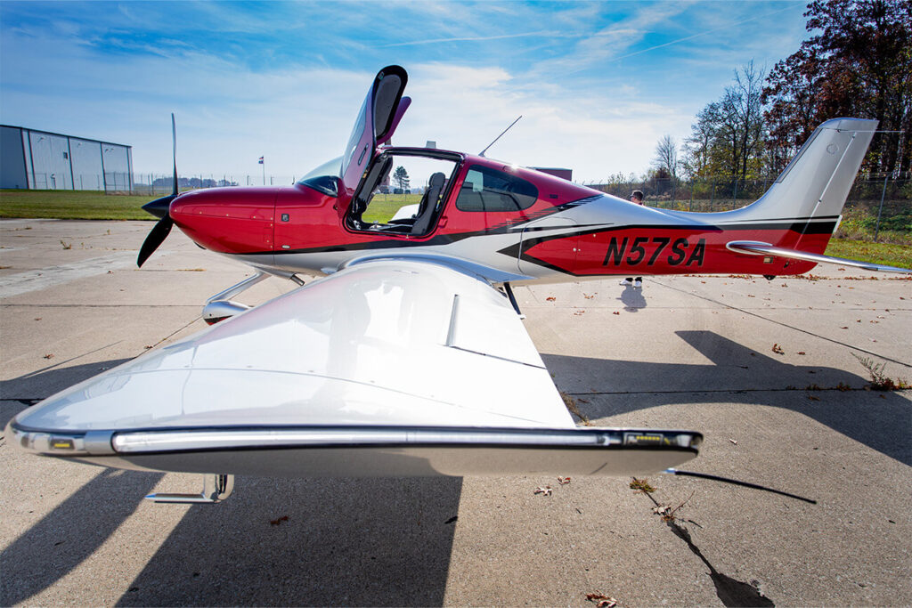 Cirrus SR22 GTS